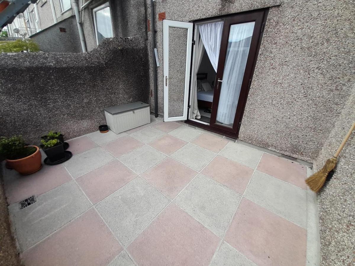 Appartamento Centre With South Facing Patio, 10 Minutes Walk To The Harbour *