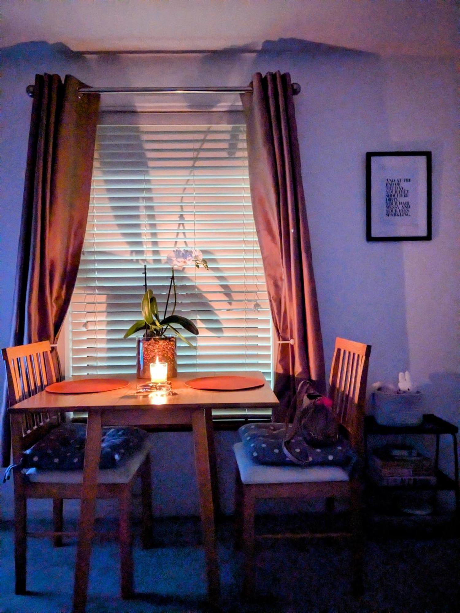 Centre With South Facing Patio, 10 Minutes Walk To The Harbour Appartamento
