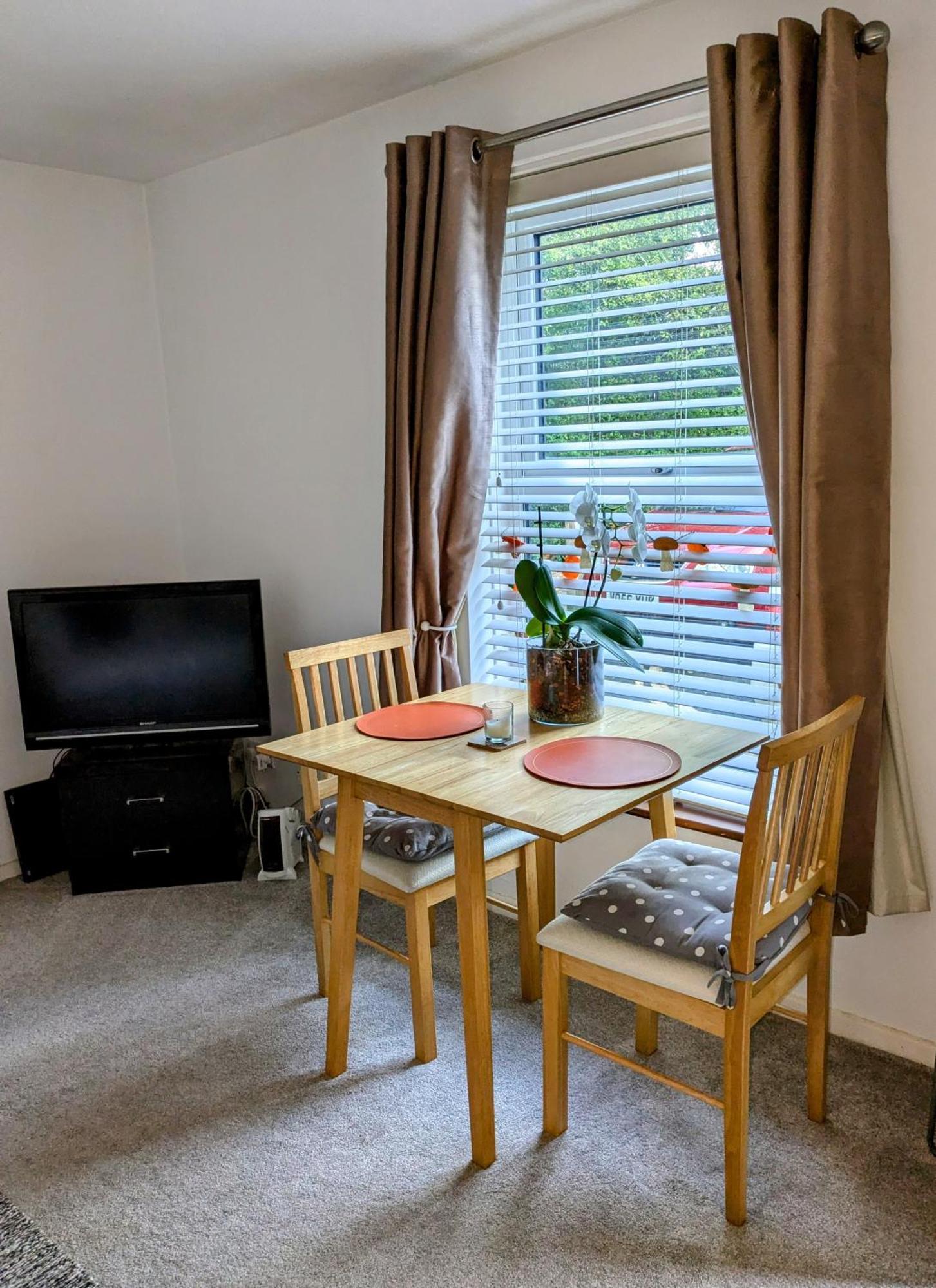 Appartamento Centre With South Facing Patio, 10 Minutes Walk To The Harbour