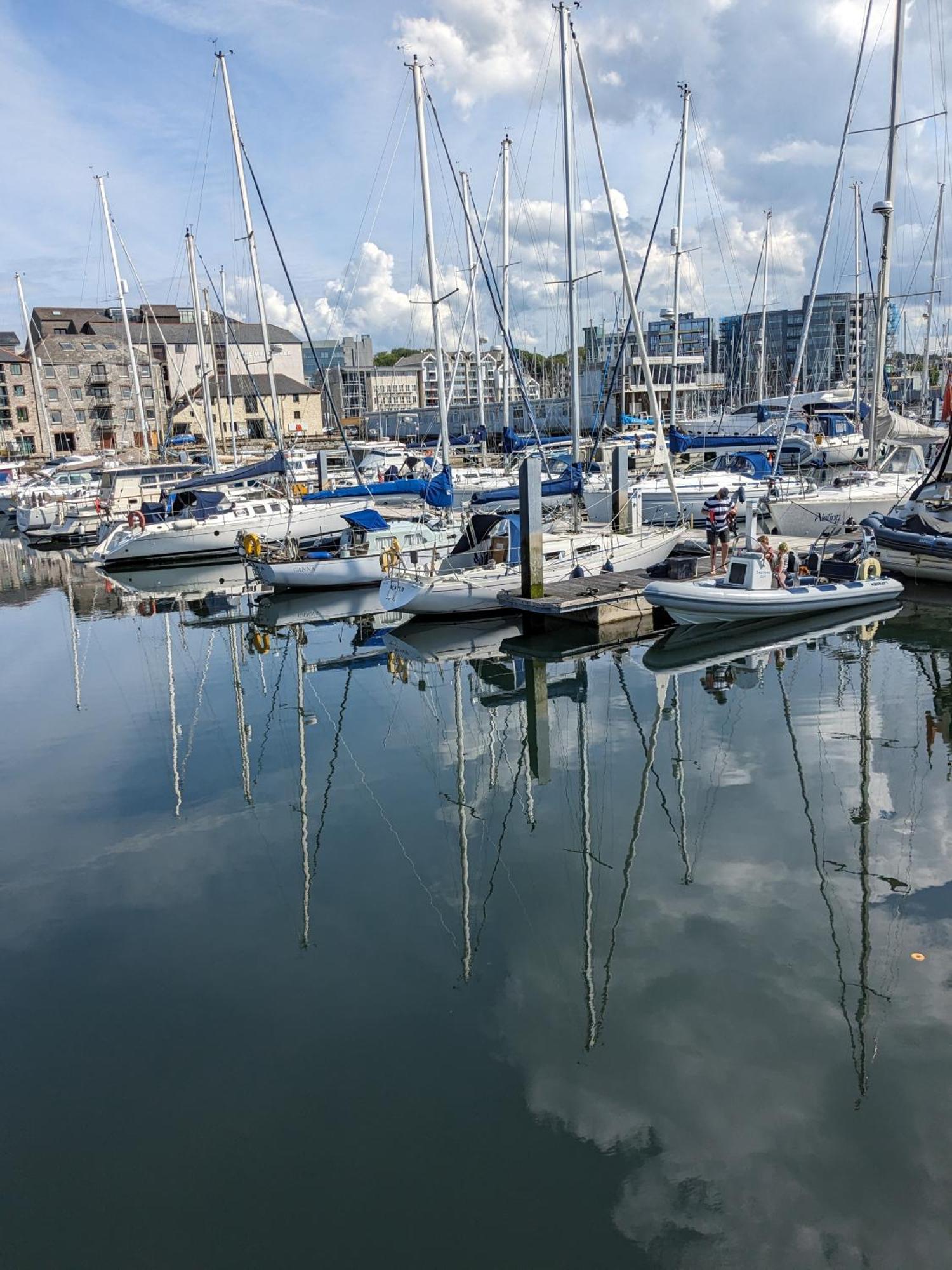 Centre With South Facing Patio, 10 Minutes Walk To The Harbour Appartamento Plymouth